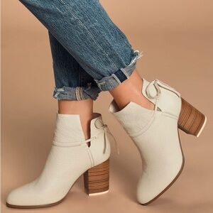 Kelsi Dagger Brooklyn Welsey Eggshell Leather Ankle Booties - Size 8